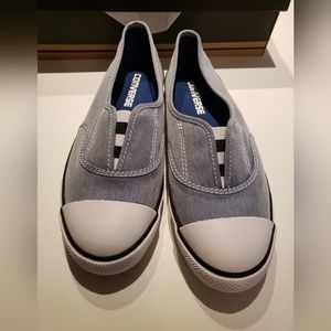 Converse women's canvas slip on "Road Trip" blue sz 7 US